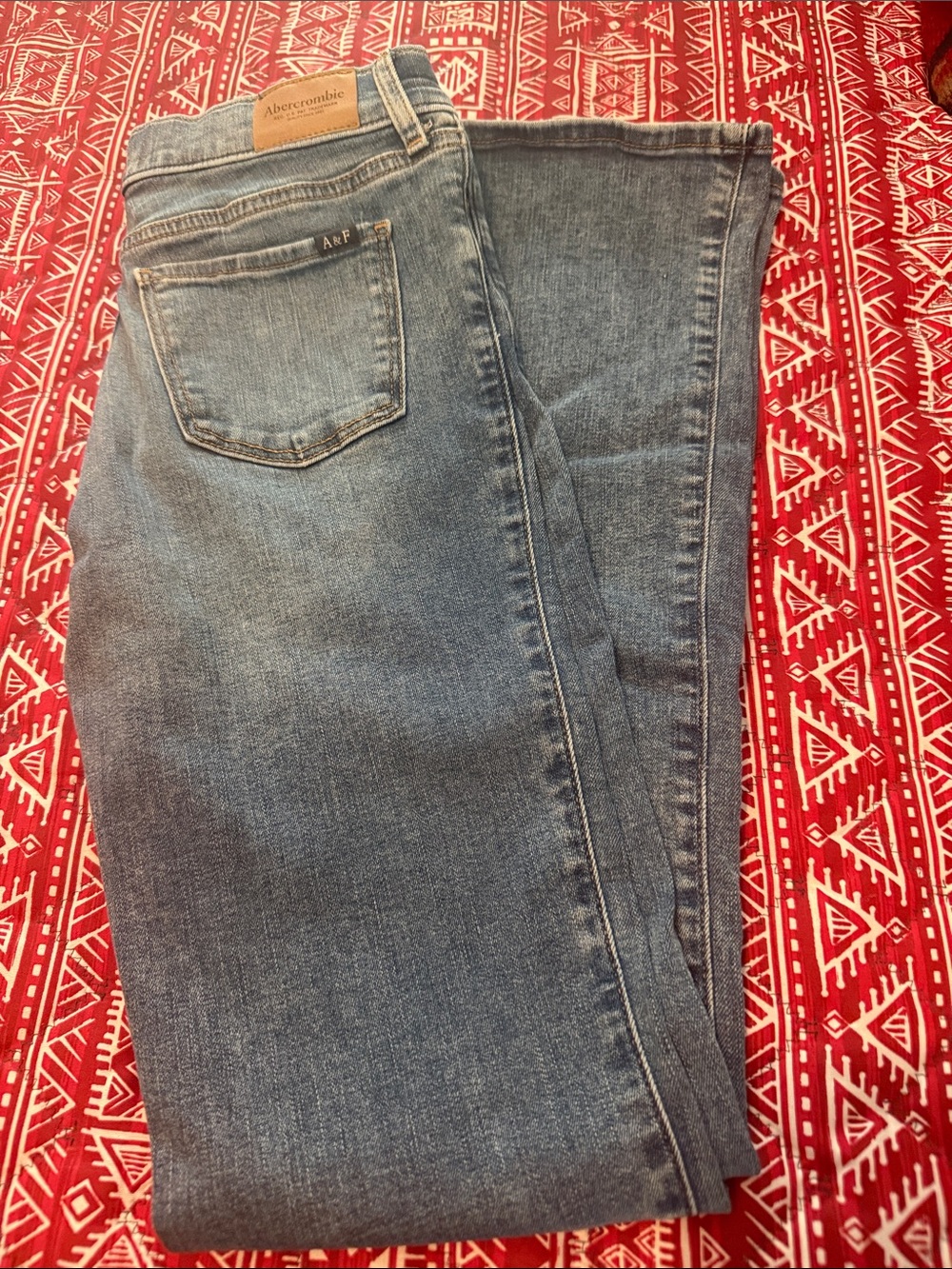Abercrombie Kids Women's Light Wash Blue Boot Jeans in Good  Condition.